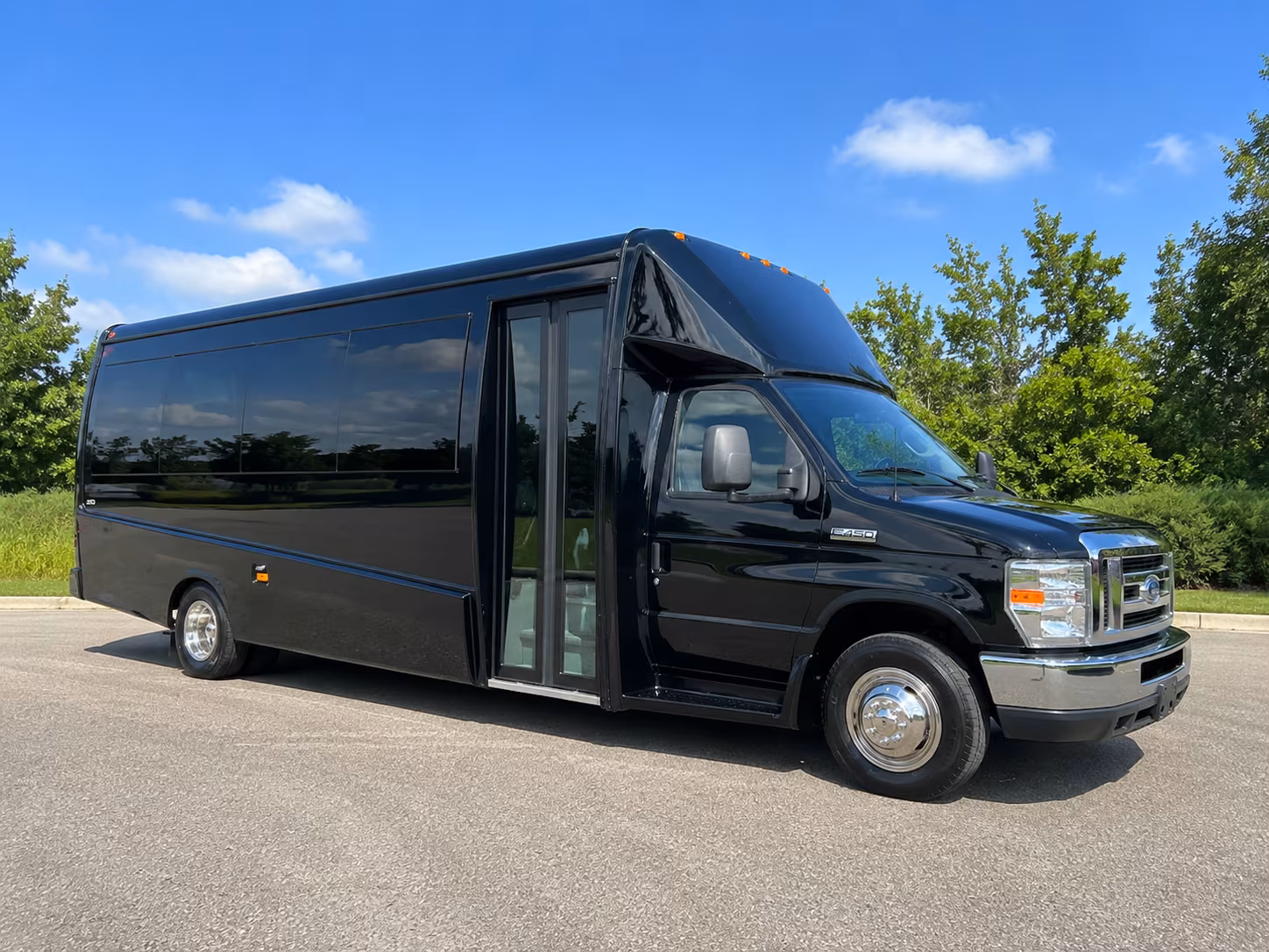 minibus and sprinter van rentals for smaller frederick wine tour groups